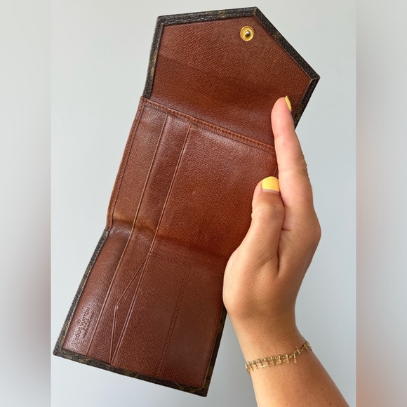 Louis Vuitton Wallet - Picture 6 of 8